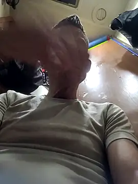 Snapshot of ILUV2TUCHMYKITTY chatting on September 24, 2025, 9:34 am ILUV2TUCHMYKITTY online show from September 24, 2025, 9:34 am