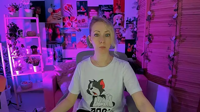 LylithSkye online show from March 20, 2025, 11:16 am