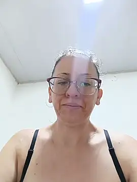 miss hanna07 online show from November 8, 2025, 11:43 am