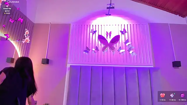 diosa cristal online show from November 25, 2025, 2:55 am