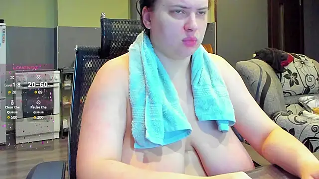 1lindsey1 online show from October 14, 2025, 3:29 am