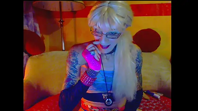 cuxladyboy online show from December 15, 2024, 10:47 pm