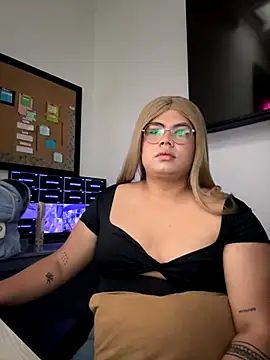 Snapshot of Tom_Silver__ chatting on November 12, 2025, 10:09 pm Tom Silver online show from November 12, 2025, 10:09 pm