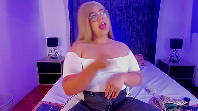 Snapshot of Tom_Silver__ chatting on December 1, 2025, 7:52 pm Tom Silver online show from December 1, 2025, 7:52 pm