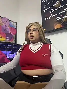 Snapshot of Tom_Silver__ chatting on December 4, 2025, 5:28 am Tom Silver online show from December 4, 2025, 5:28 am