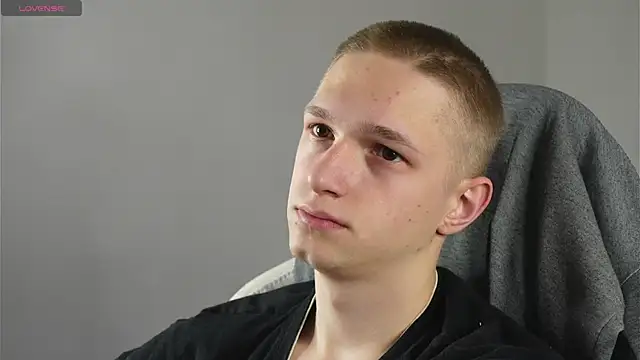 dustyn fox online show from February 19, 2025, 2:23 pm