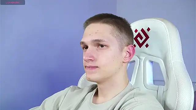 dustyn fox online show from March 4, 2025, 3:04 pm