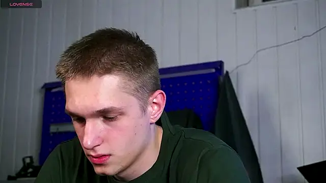 dustyn fox online show from November 8, 2025, 3:01 pm