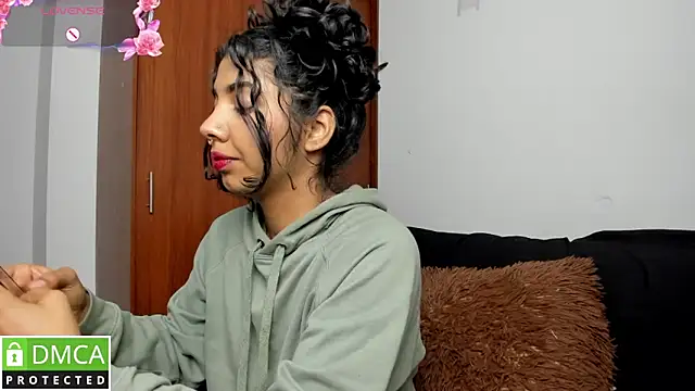 Snapshot of jasmine_bunny_ chatting on February 17, 2025, 11:13 am jasmine bunny  online show from February 17, 2025, 11:13 am