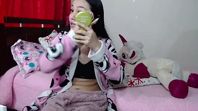 petitolivia online show from January 15, 2026, 10:02 pm