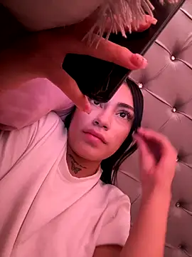 Effy Bonny online show from December 13, 2025, 7:53 pm