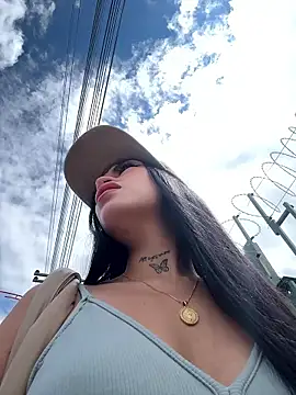 Effy Bonny online show from January 8, 2026, 4:53 pm