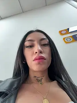 Effy Bonny online show from January 14, 2026, 3:39 pm