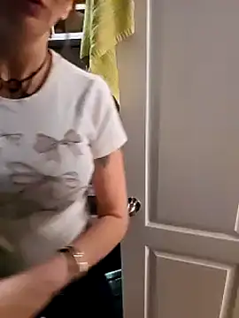 Snapshot of MissyRoulette chatting on March 12, 2025, 9:02 am MissyRoulette online show from March 12, 2025, 9:02 am