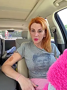 Snapshot of MissyRoulette chatting on September 9, 2025, 5:01 pm MissyRoulette online show from September 9, 2025, 5:01 pm