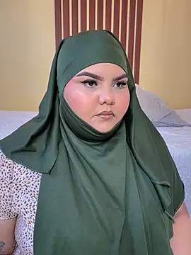  Shara Handal  online show from February 2, 2025, 6:10 pm