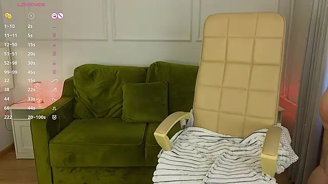 GeorginiaGrimes online show from February 23, 2025, 1:42 pm