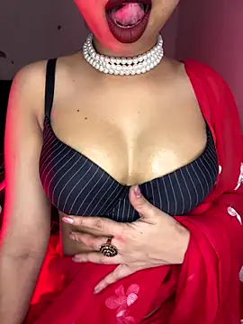 Snapshot of Hot-sexy222 chatting on November 6, 2025, 10:27 am Hot-sexy222 online show from November 6, 2025, 10:27 am