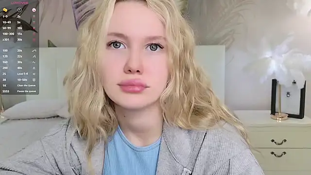 Snapshot of AliceMorr chatting on February 2, 2025, 12:13 pm AliceMorr online show from February 2, 2025, 12:13 pm