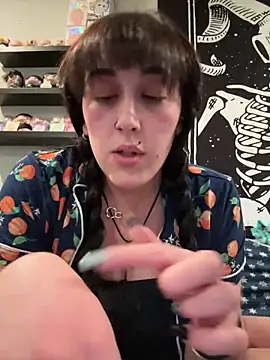 ThicBunz online show from December 17, 2025, 11:22 pm