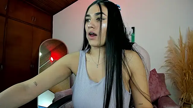 Alheli 16 online show from November 28, 2025, 11:46 am