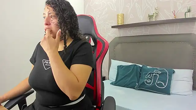 aixa 15 online show from September 17, 2025, 12:18 pm