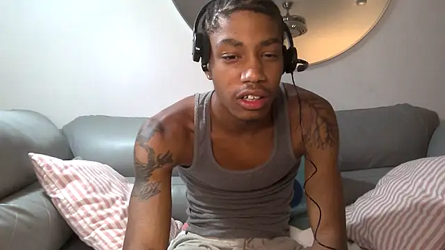 Skinnyblackman online show from October 5, 2025, 2:32 am