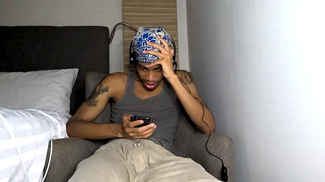 Skinnyblackman online show from April 28, 2026, 4:39 am