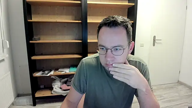 Snapshot of green_oasis100 chatting on January 7, 2025, 9:25 pm green oasis100 online show from January 7, 2025, 9:25 pm