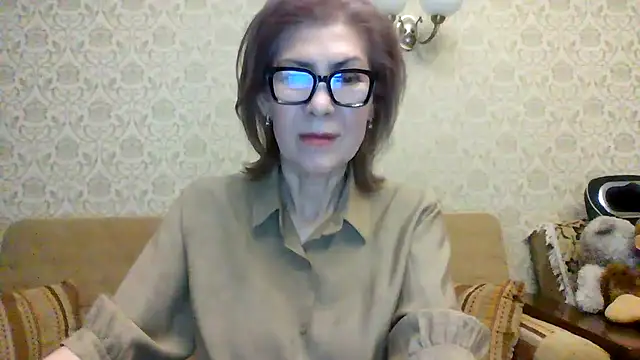 Elegant00Lady online show from February 3, 2026, 1:38 pm