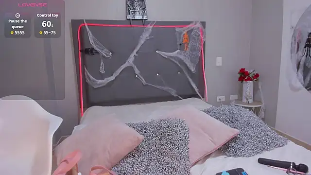 emma lye online show from October 18, 2025, 9:04 pm