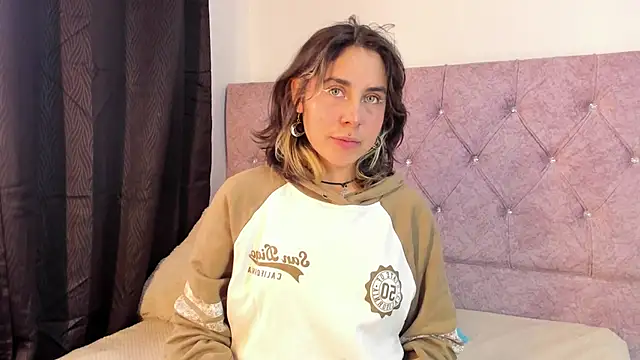 riley colors online show from January 28, 2025, 8:15 pm