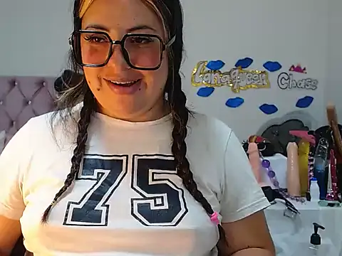 lanaqueen699 online show from February 11, 2025, 6:22 pm