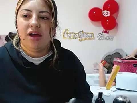 lanaqueen699 online show from February 14, 2025, 12:25 pm