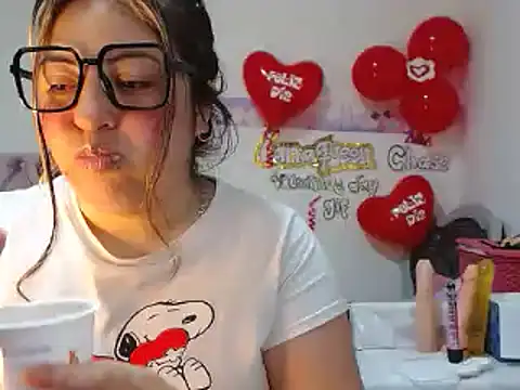 lanaqueen699 online show from February 14, 2025, 3:26 pm