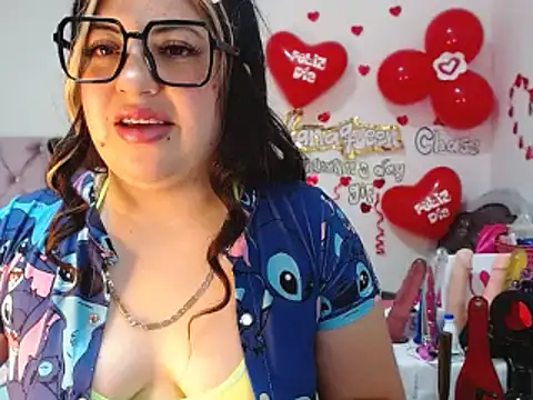 lanaqueen699 online show from February 19, 2025, 6:43 pm