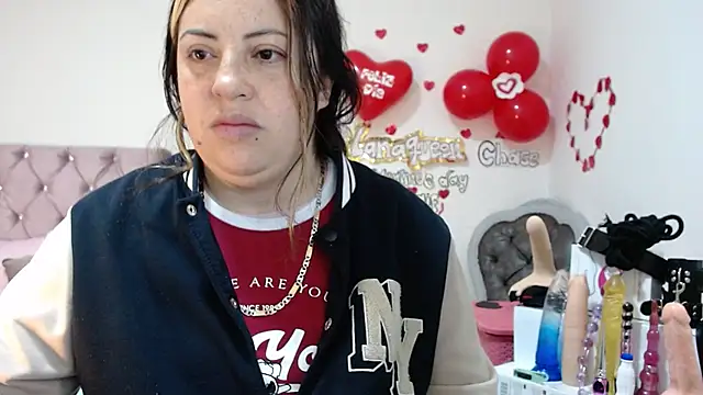 lanaqueen699 online show from March 5, 2025, 12:22 pm