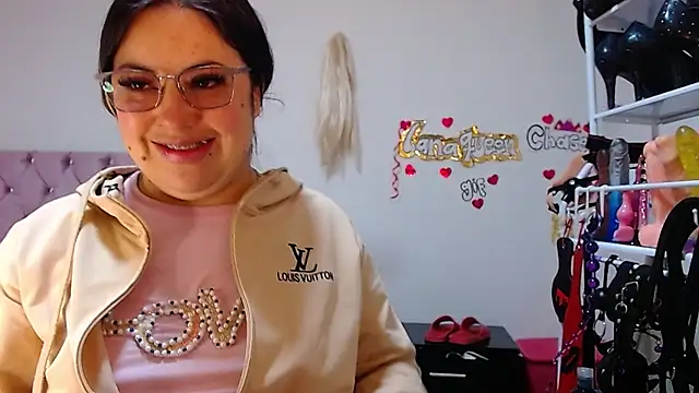 lanaqueen699 online show from October 16, 2025, 12:17 pm