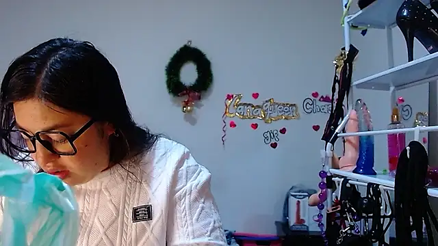 lanaqueen699 online show from January 15, 2026, 12:21 pm