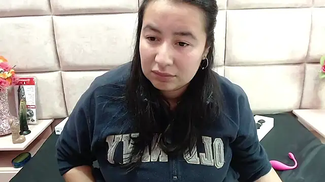 NaomyPrinces online show from December 24, 2024, 1:06 pm