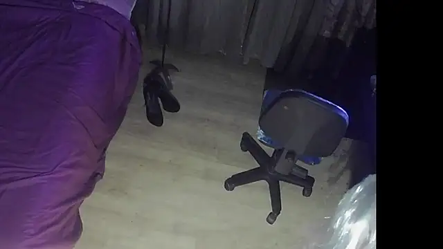 Snapshot of FLakiReve chatting on February 6, 2026, 3:33 am FLakiReve online show from February 6, 2026, 3:33 am