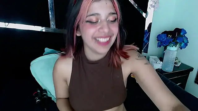 Snapshot of UnderBaby_ chatting on March 14, 2025, 11:11 pm UnderBaby online show from March 14, 2025, 11:11 pm