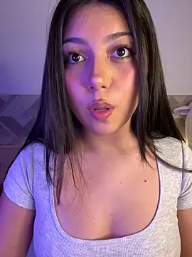 Maii chan online show from December 18, 2025, 5:35 am