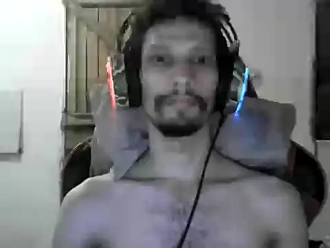 LucasMarcelo85 online show from January 10, 2025, 10:50 am