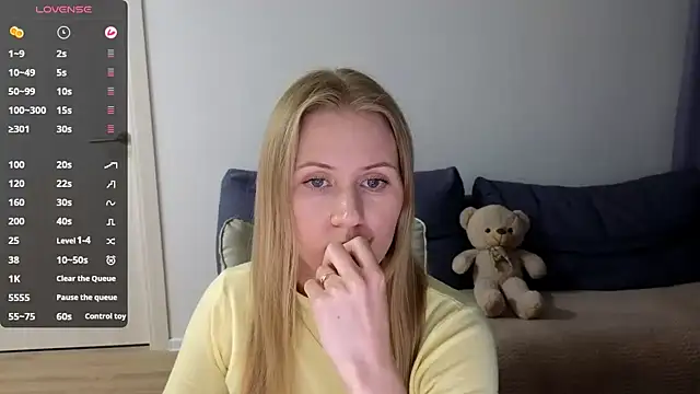 IsabelAllen online show from September 24, 2025, 7:06 pm