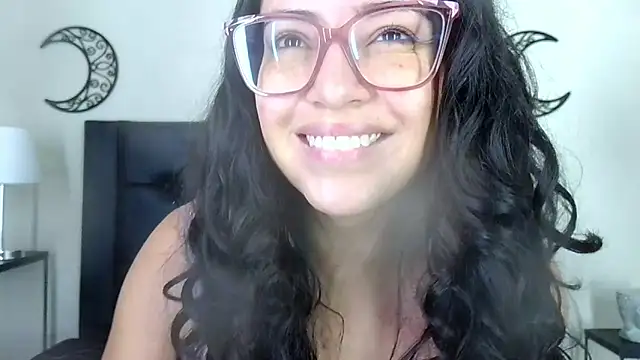 EvoletFMK online show from October 26, 2025, 11:05 am