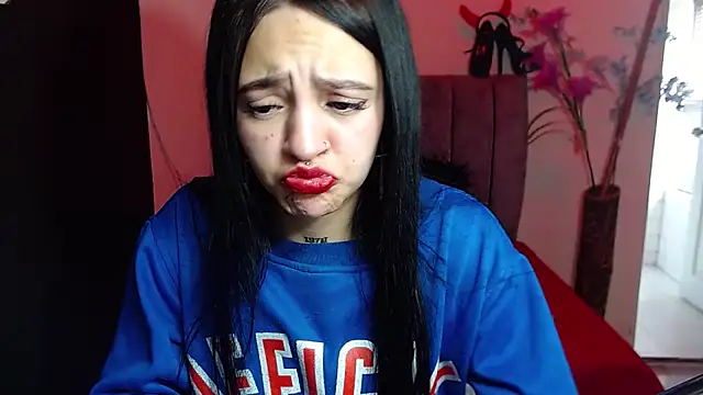 Violettasquirt online show from September 20, 2025, 1:45 pm