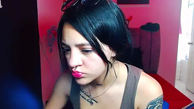 Violettasquirt online show from September 23, 2025, 3:04 pm