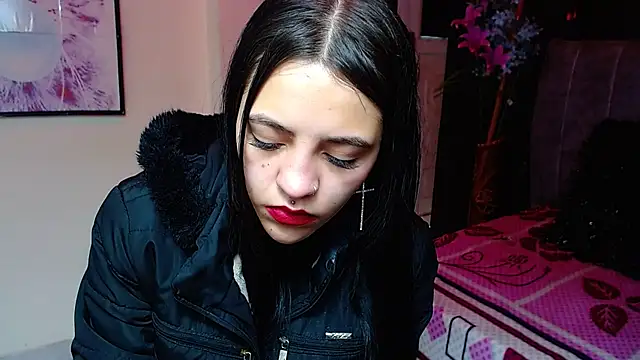 Violettasquirt online show from November 6, 2025, 2:18 pm