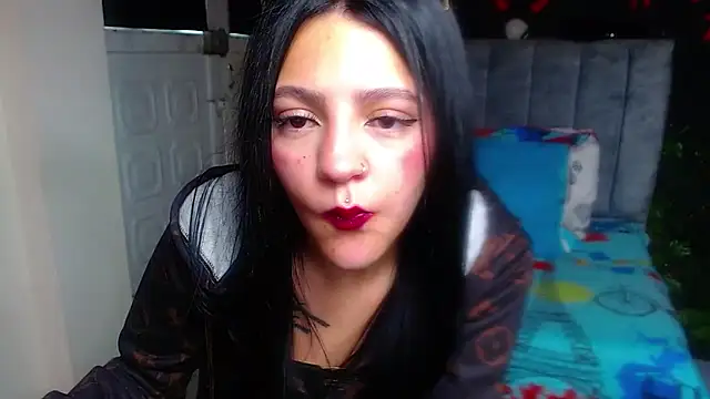 Snapshot of Violettasquirt chatting on May 22, 2026, 1:39 pm Violettasquirt online show from May 22, 2026, 1:39 pm